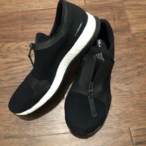 Adidas PureBoostX, black & white / zip athletic, Size 9
